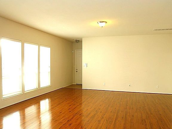3rd image of 2926 Hebert Trail Dr