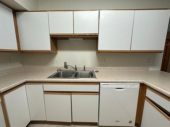 3rd image of 2888 Coral Ct APT 202