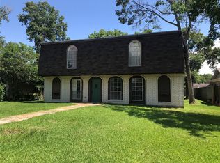 121 Sylvan St, La Porte, TX 77571