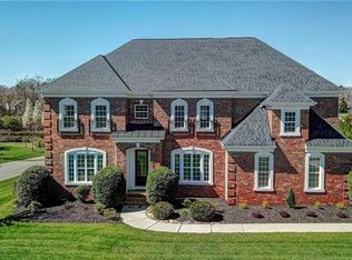 4001 Tillingmere Cir, Matthews, NC 28104