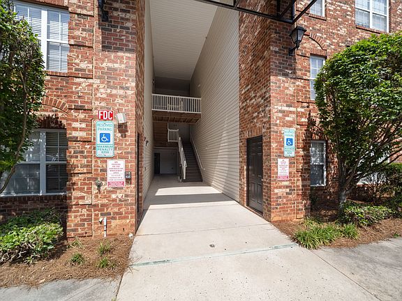 2nd image of 5236 Hilltop Rd Unit 306