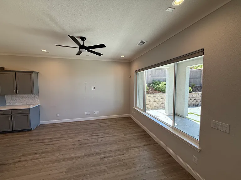 3121 Whistling Way — Photo 4