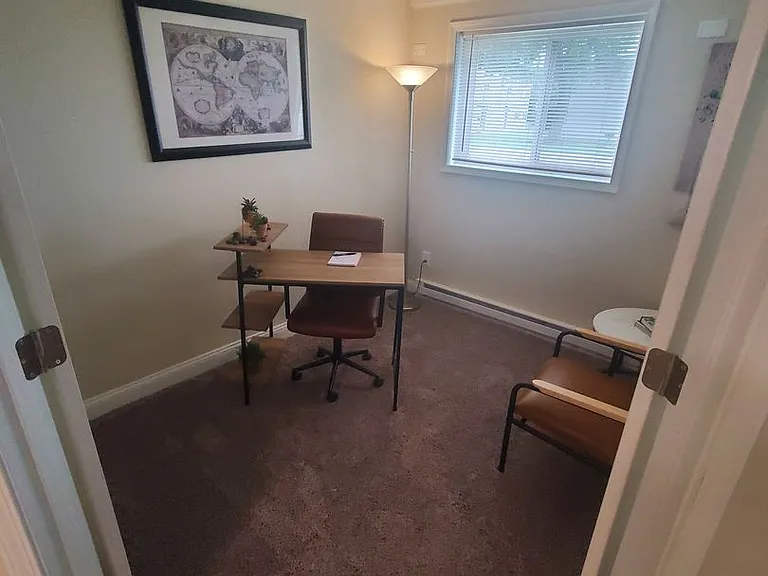 Saratoga Apartments - STA — Photo 11