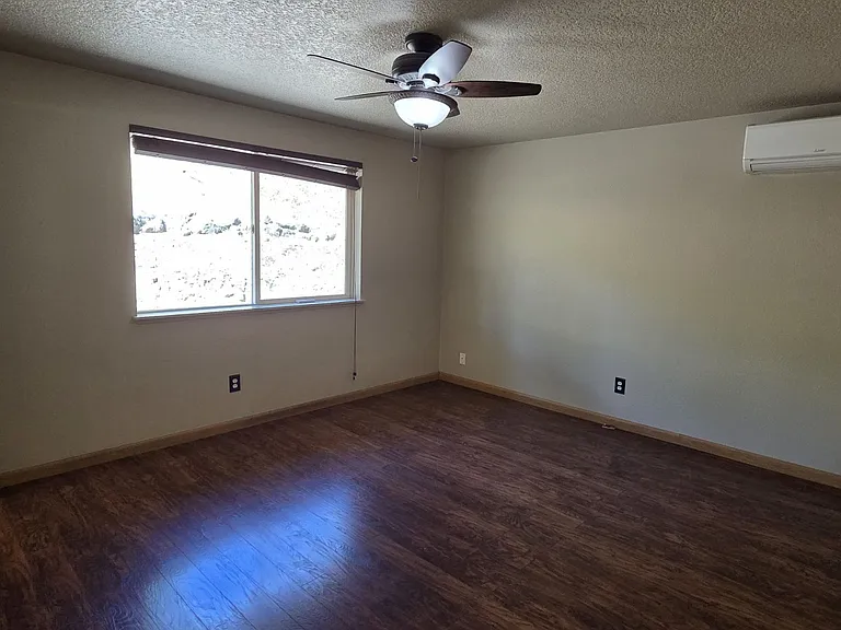 941 Colonial Rd — Photo 5