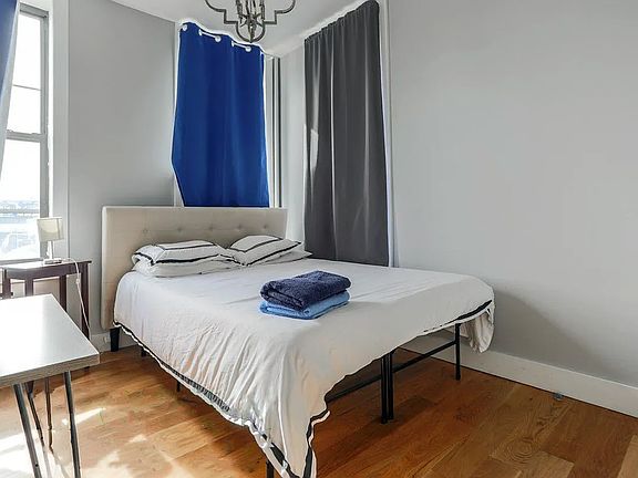 4th image of 58 De Sales Pl APT 1R