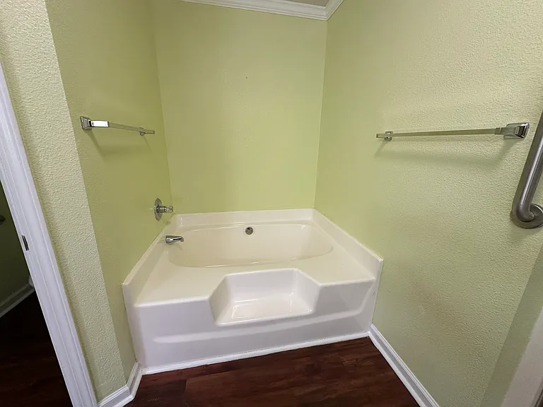 2160 Castle Grove Dr — Photo 15