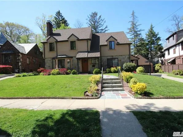 18151 Aberdeen Rd, Jamaica, NY 11432