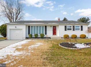 16 N Sunset Dr, Voorhees, NJ 08043