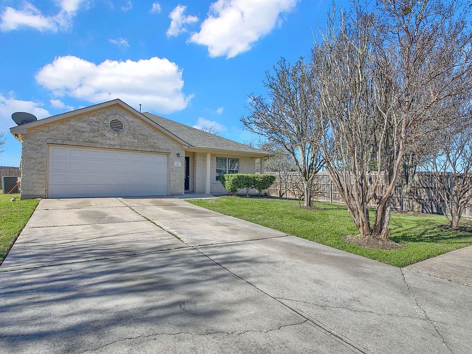 1st image of 165 Redwood Dr