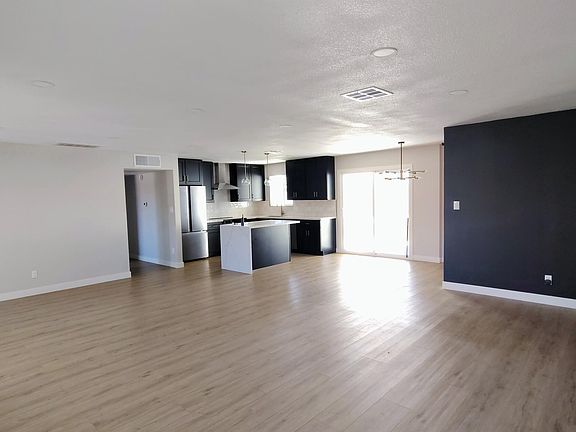 4th image of 313 E FILLMORE Street
