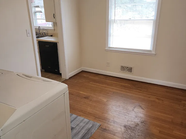 3843 Plantation Rd NE — Photo 10