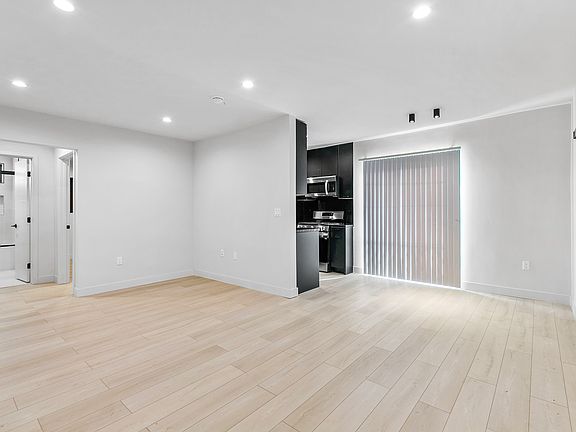 4th image of 3750 S Canfield Ave APT 3