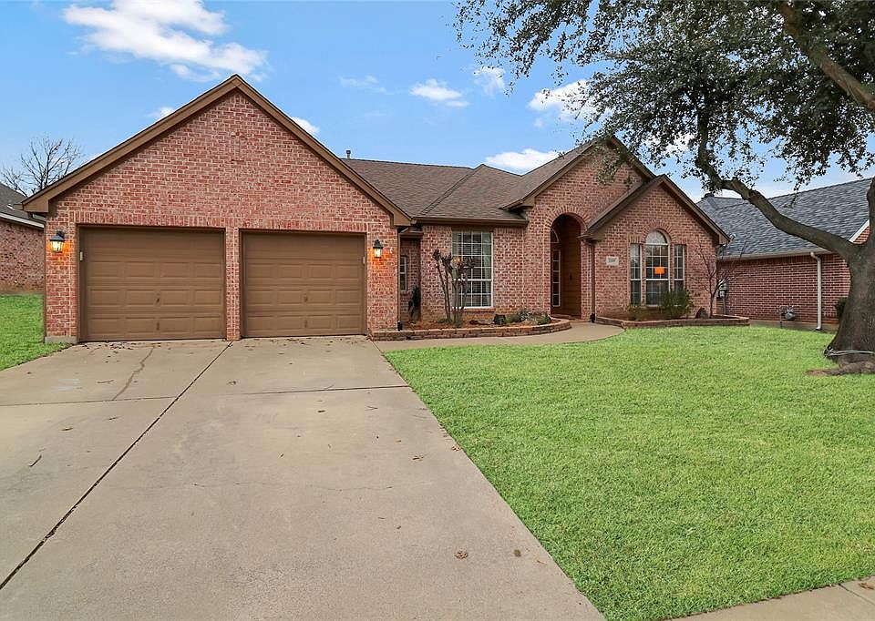 1st image of 2109 Melissa Diane St