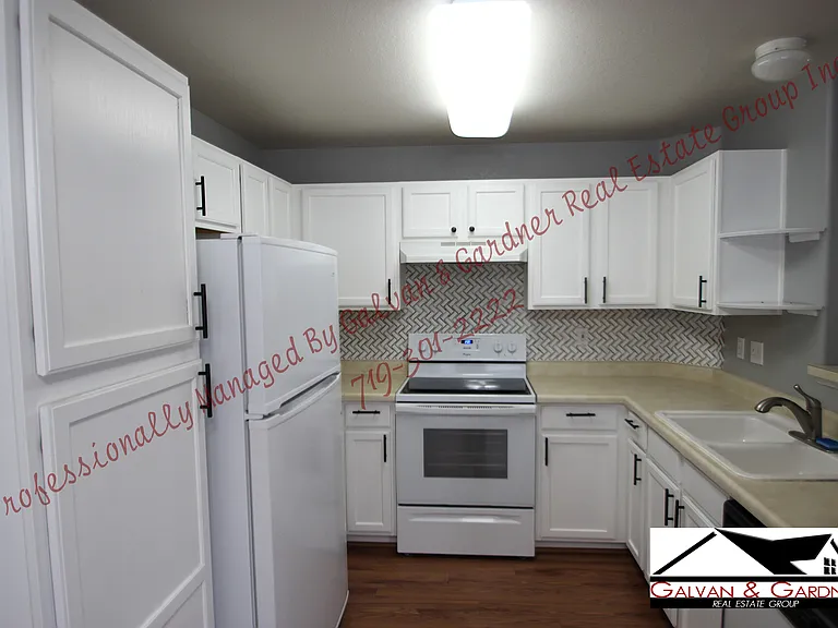 3850 Strawberry Field Grv #B — Photo 3