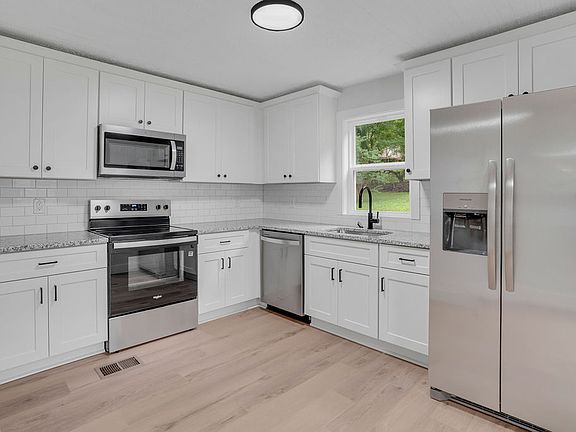 5th image of 10 S Coulter Ave