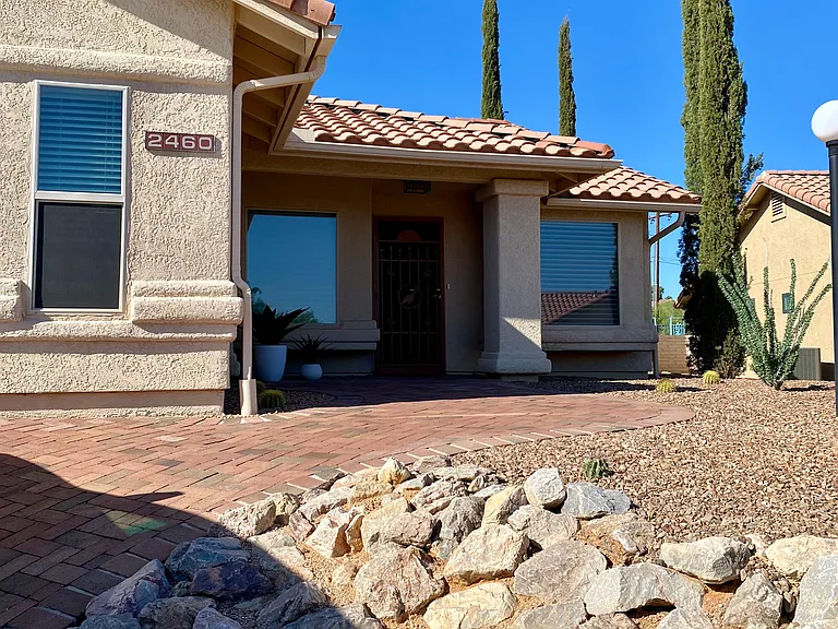 2460 W Catalpa Rd — Photo 3