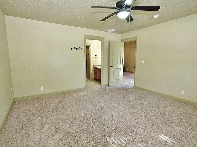 2586 S Gatewood Ln — Photo 15