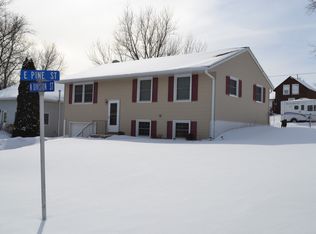 406 N Division St, Anamosa, IA 52205