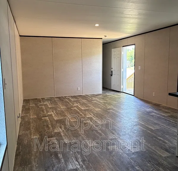 1400 Cleveland Rd #11 — Photo 3