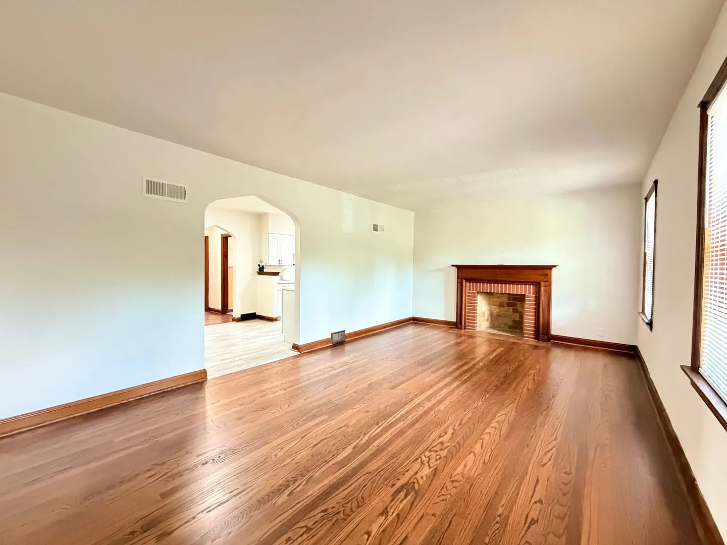 4734 Locke Avenue — Photo 2