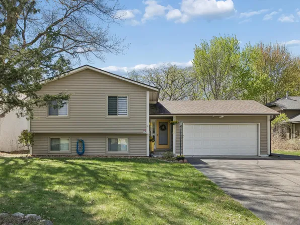 11564 Flintwood St NW, Coon Rapids, MN 55448