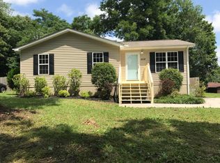 408 College St, Athens, TN 37303