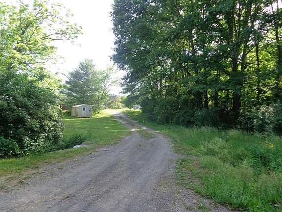 3rd image of 114 Carloover Village Dr
