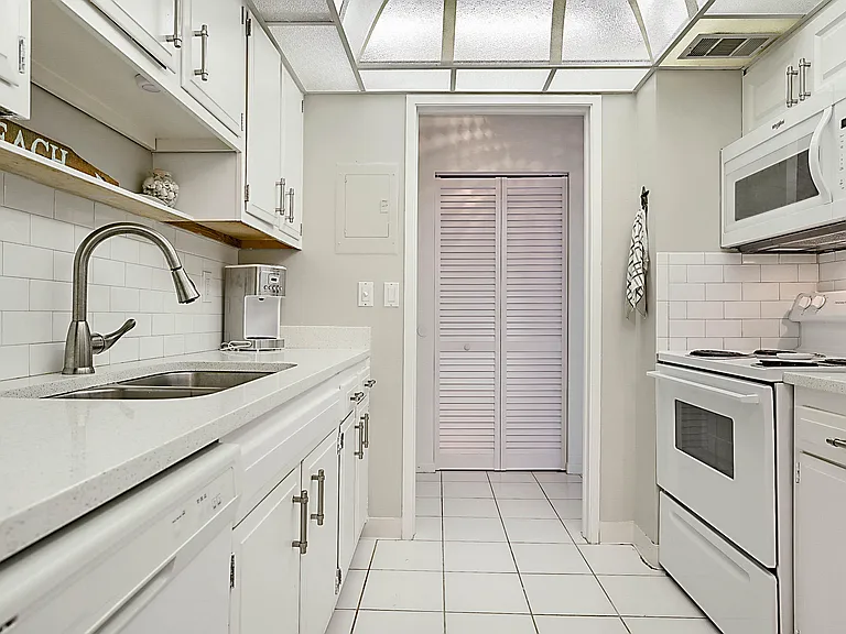 2121 N Ocean Blvd #407W — Photo 15