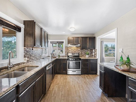 2nd image of 808 S Umatilla Way