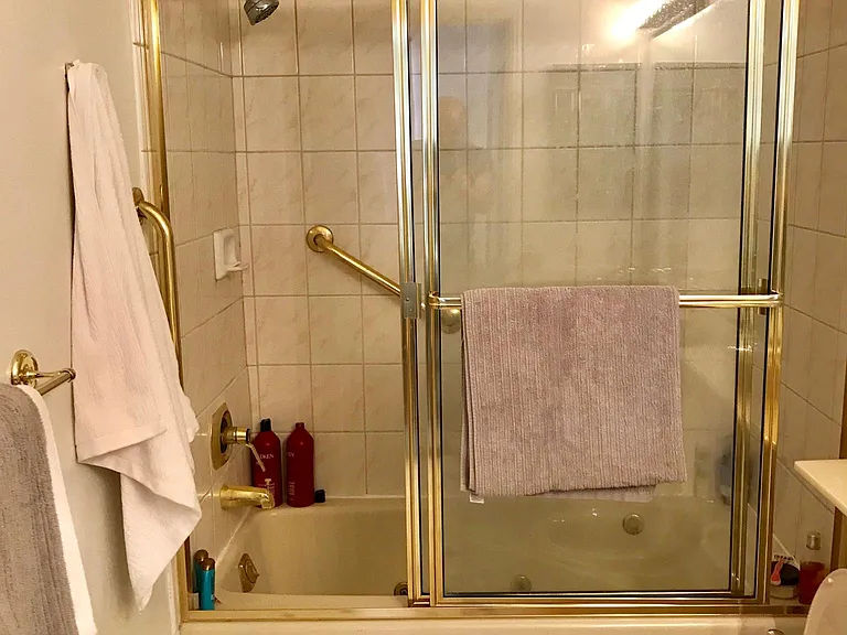 8349 Blackburn Ave #302 — Photo 148