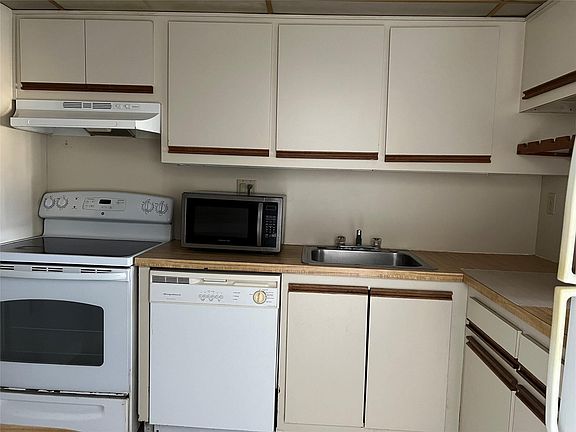 3rd image of 8020 N Colony Circle #203