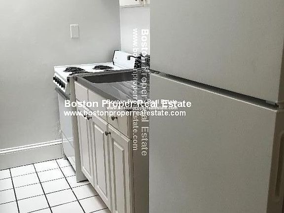 381 Commonwealth #6 Boston - Back Bay Unit Photo 3