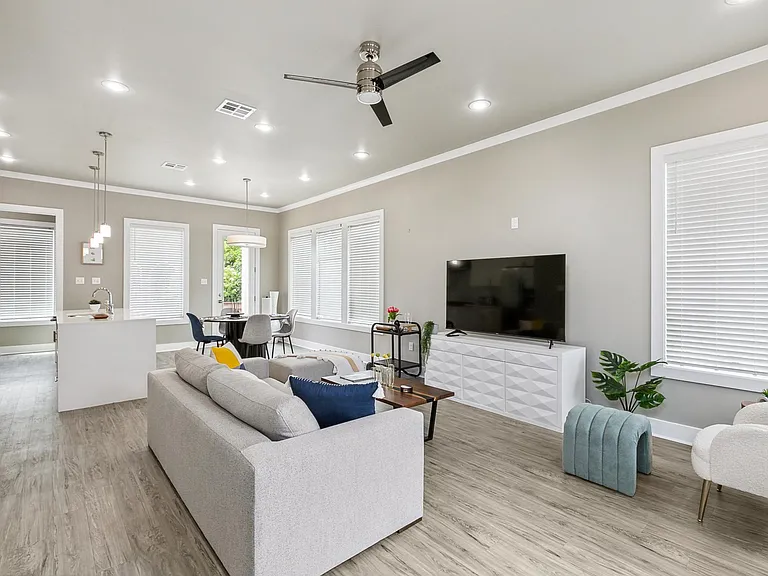 7080 Kodiak Dr — Photo 3
