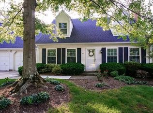 90 Commons Ct #13, Chagrin Falls, OH 44022