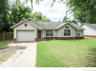 115 W Redwood St, Coweta, OK 74429