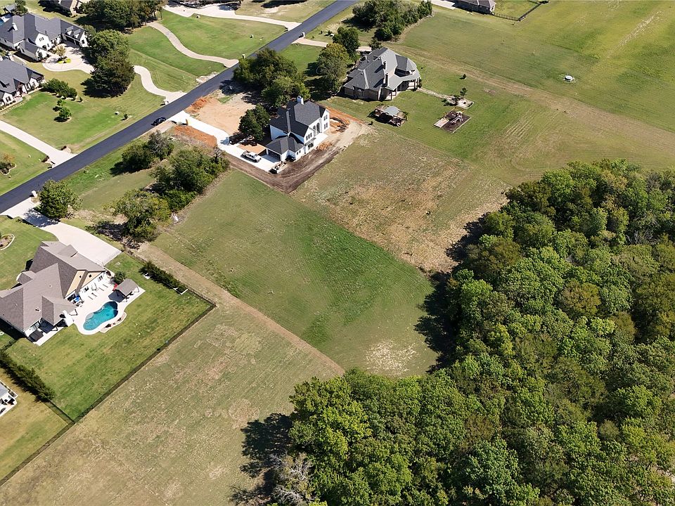 1st image of 29B Lake Breeze Dr