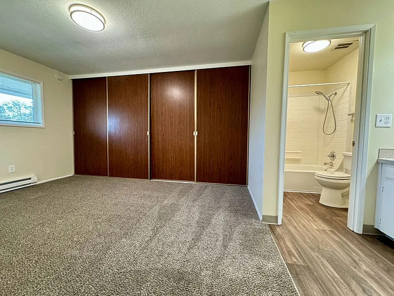 Sweetbriar Apartments — Photo 9