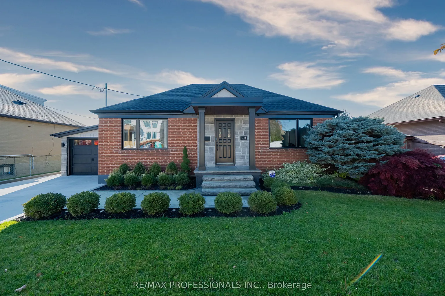 745 Glengrove Ave W photo 1