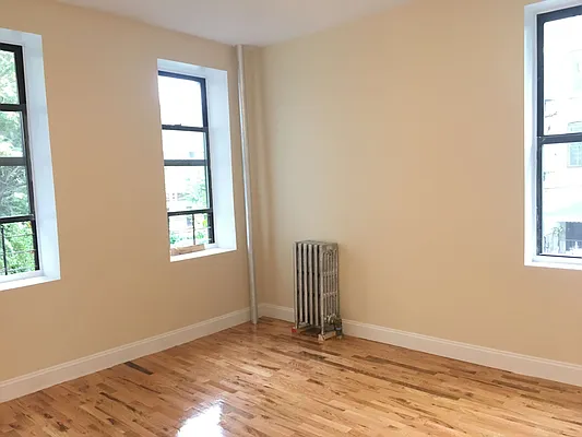 Rented by Lang Realty LLC | media 35