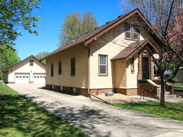 39 5th Ave NE, Hutchinson, MN 55350