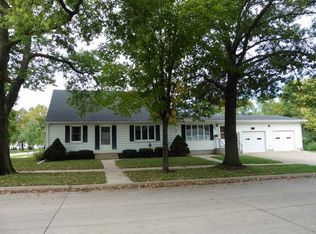 601 G St, Charles City, IA 50616