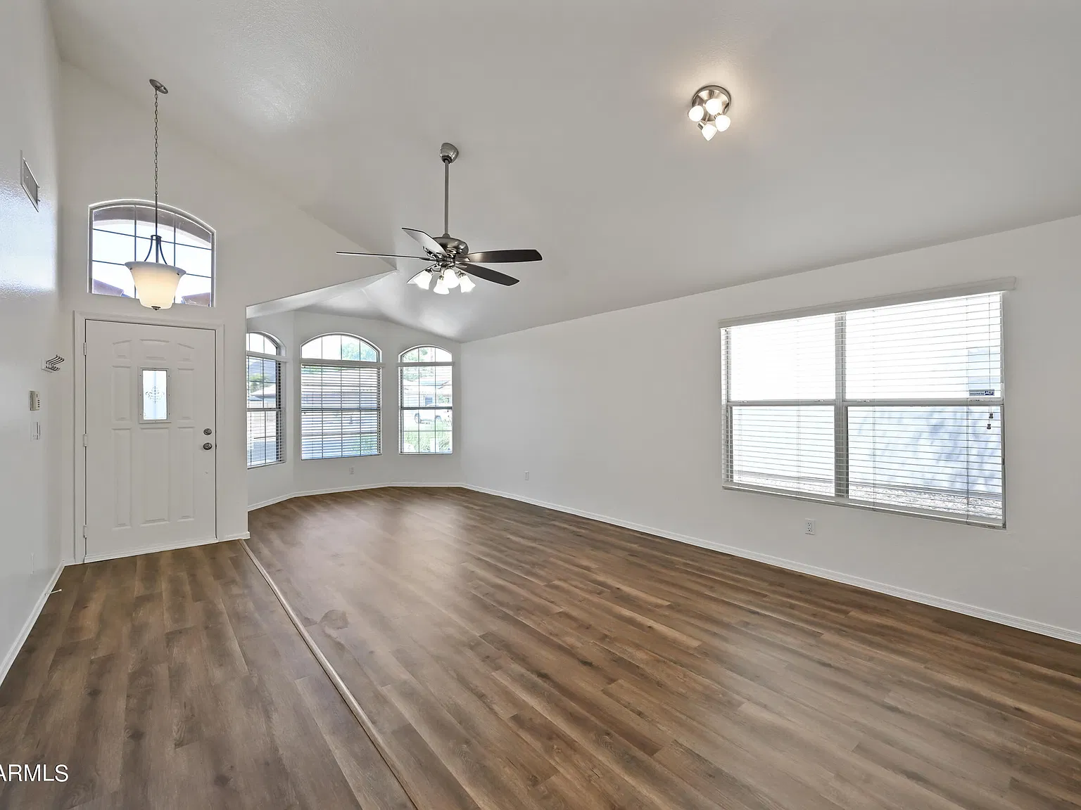 3 bed, 2.0 bath, 1673 sqft, $2,195 — Photo 3