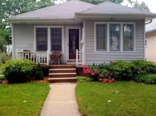 5151 N Idlewild Ave, Whitefish Bay, WI 53217