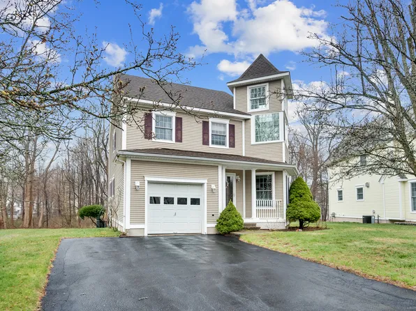 27 Olde Village Circle #27, Wallingford, CT 06492