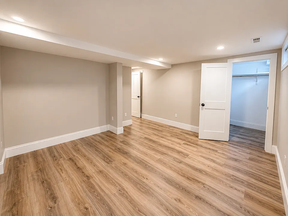 38 Russell Park