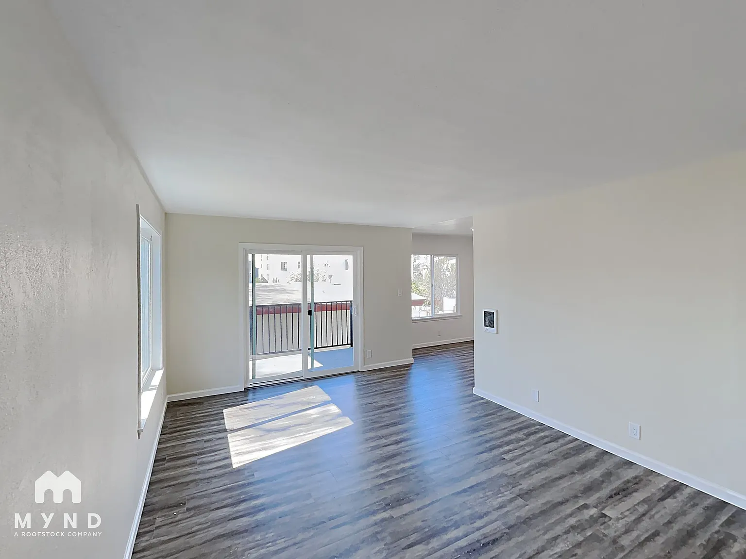 2 bed, 2.0 bath, 1000 sqft, $2,595 — Photo 2