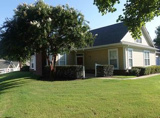 1945 Appling Oaks Cir, Cordova, TN 38016