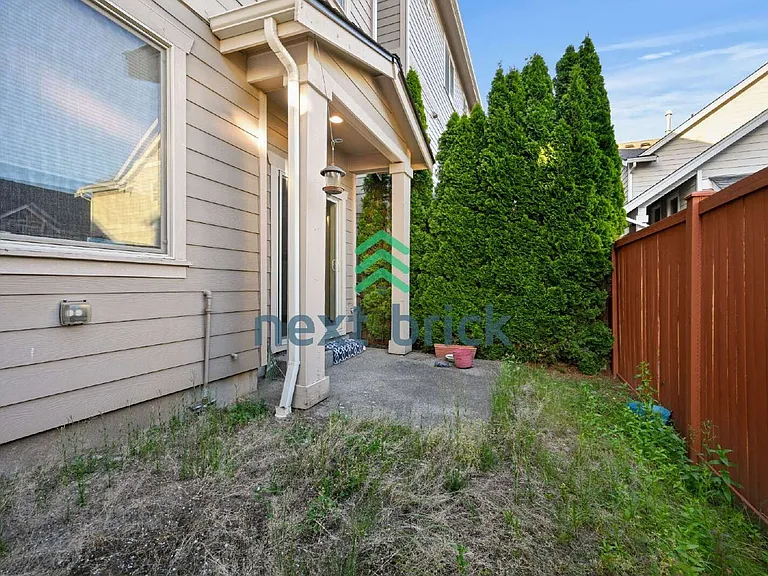 3813 NE 3rd Pl — Photo 26