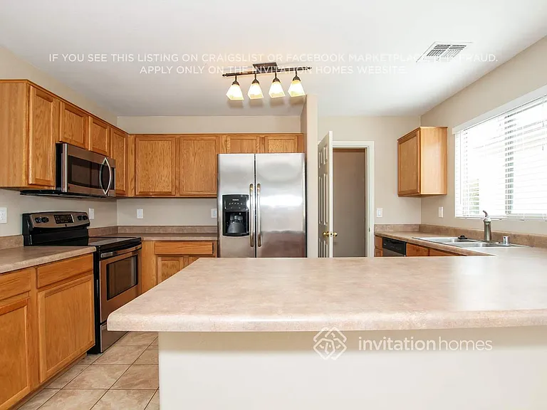 13032 W Mauna Loa Ln — Photo 5