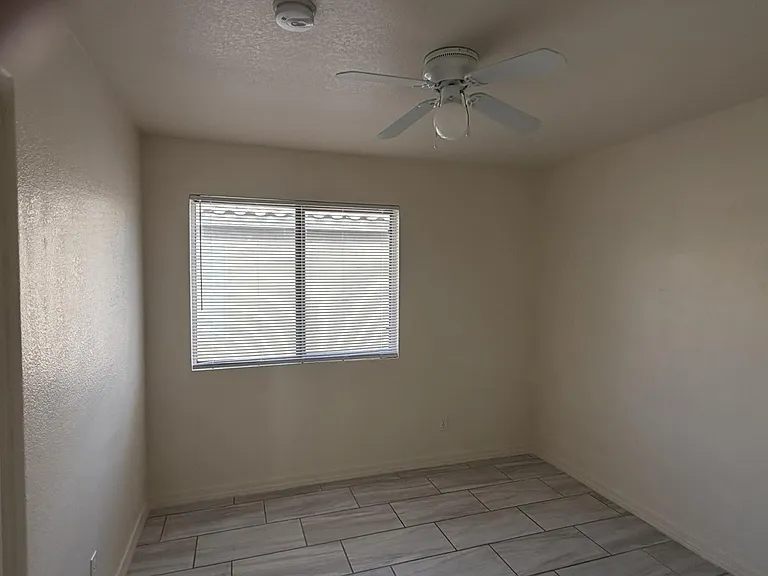8563 W Mission Ln — Photo 18